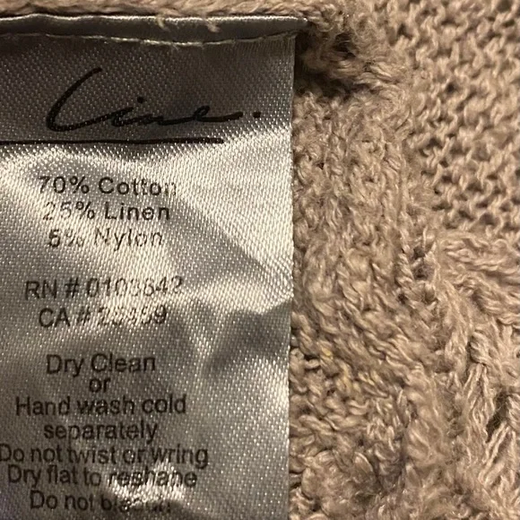 Line Lightweight Sweater - Picture 3 of 5